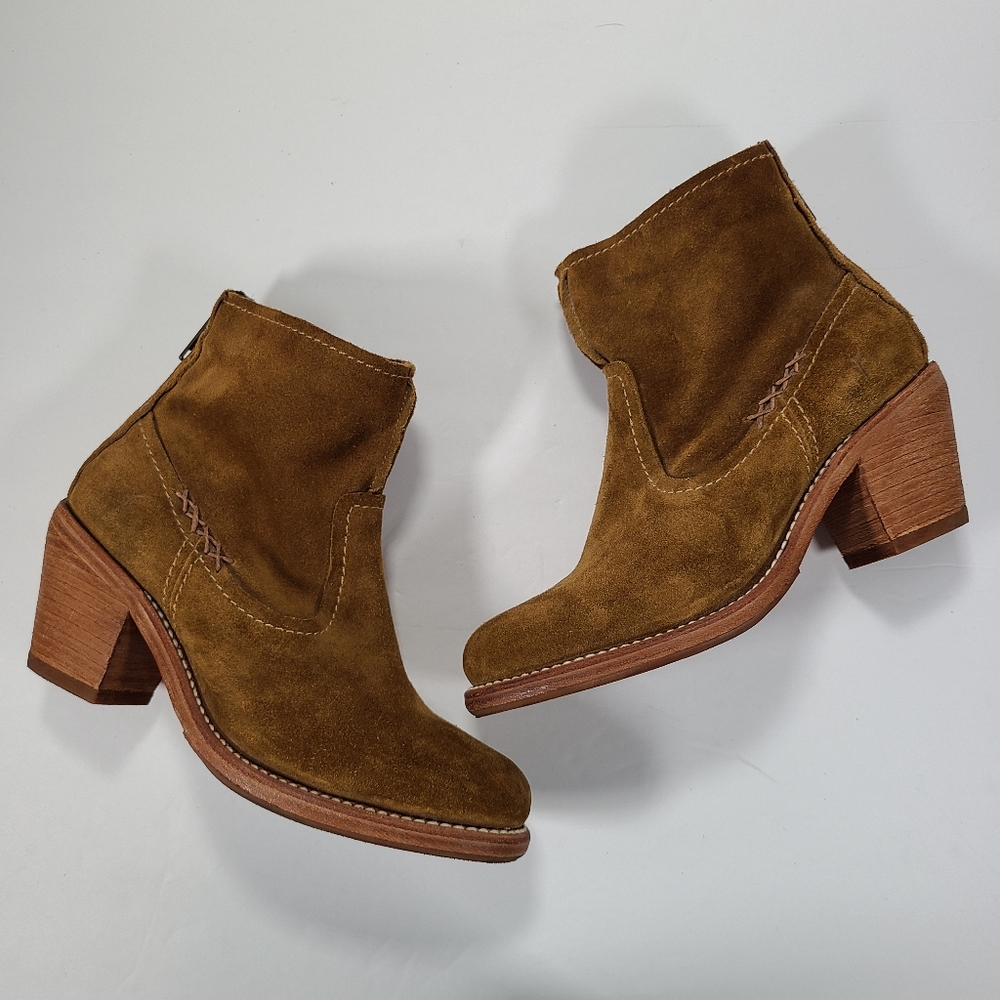 Frye Leslie Artisan Wheat Brown Suede Leather Short Boot Back Zip Women Size 6B